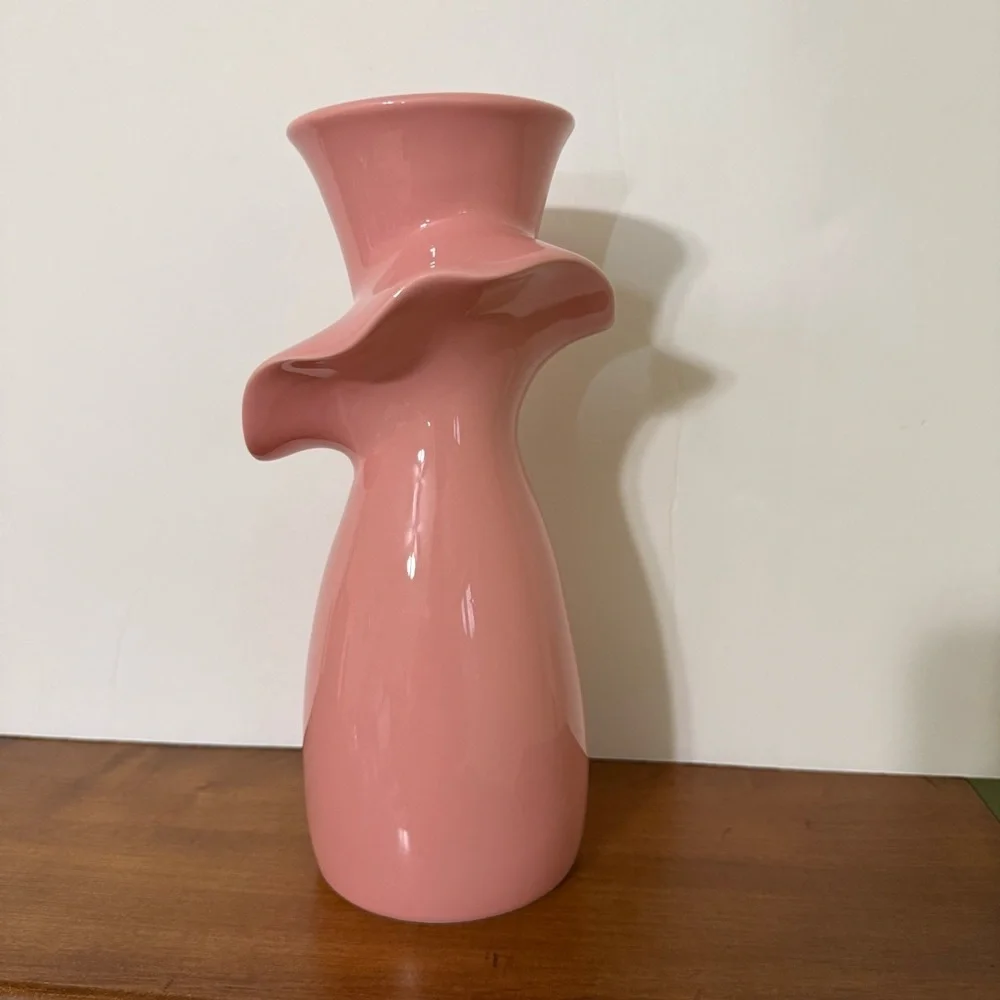 NEW in packaging Elegant‎ Pink Ceramic Vase 10.23 inches tall modern